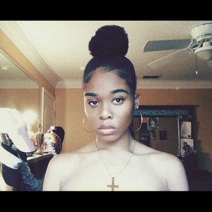 Meet your Posher, Artayia